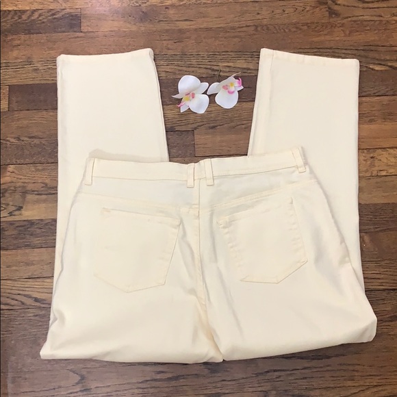 Gloria Vanderbilt Jeans in Yellow - Picture 3 of 6